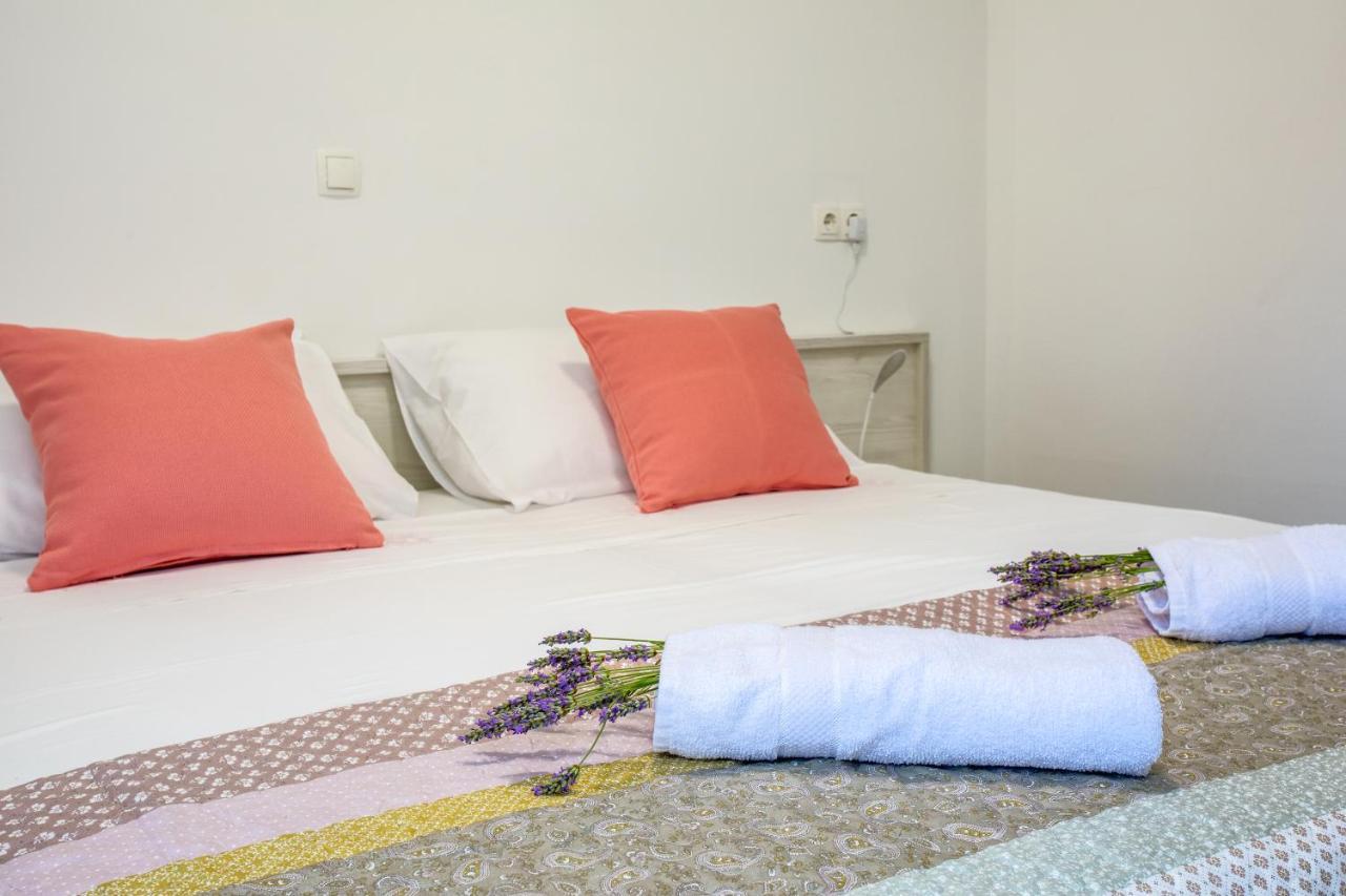 Apartments Luksa - Zf Hvar Hvar Town Bagian luar foto