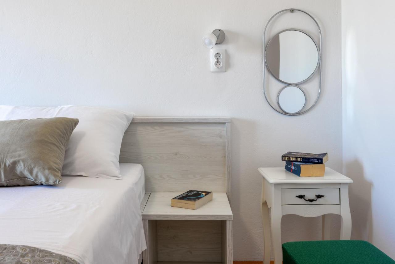 Apartments Luksa - Zf Hvar Hvar Town Bagian luar foto