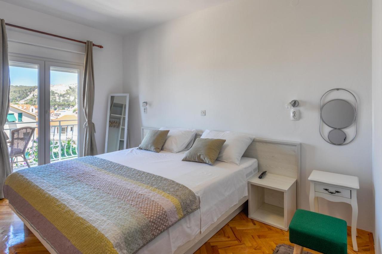 Apartments Luksa - Zf Hvar Hvar Town Bagian luar foto