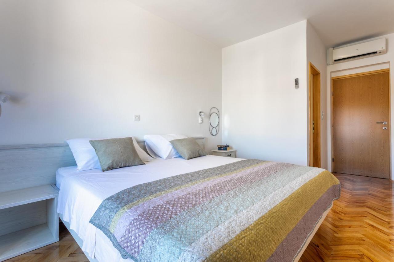 Apartments Luksa - Zf Hvar Hvar Town Bagian luar foto